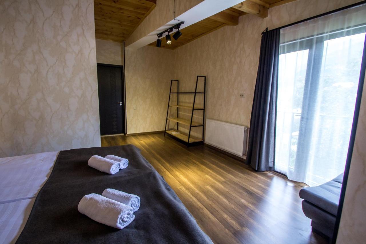 Mestia Hotel Amirani エクステリア 写真