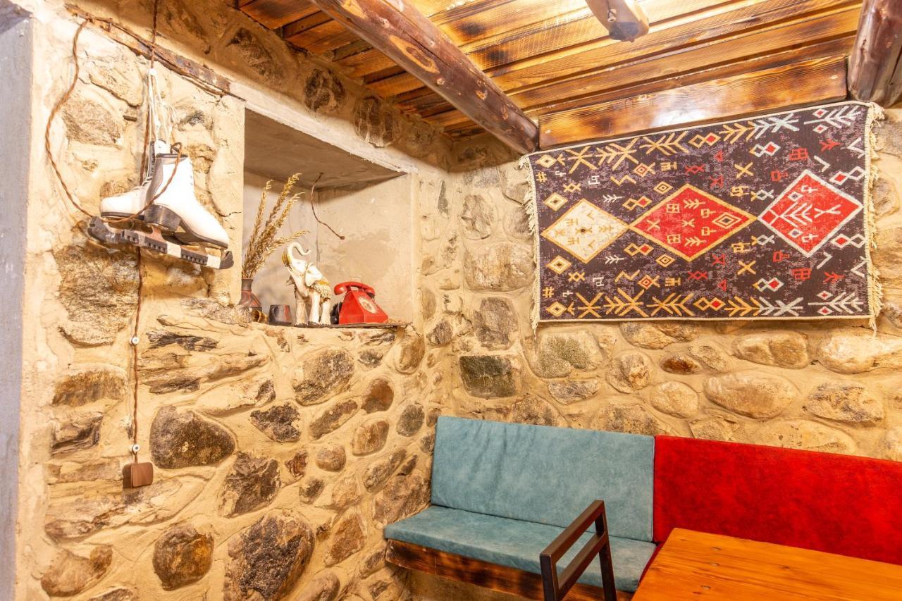 Mestia Hotel Amirani エクステリア 写真