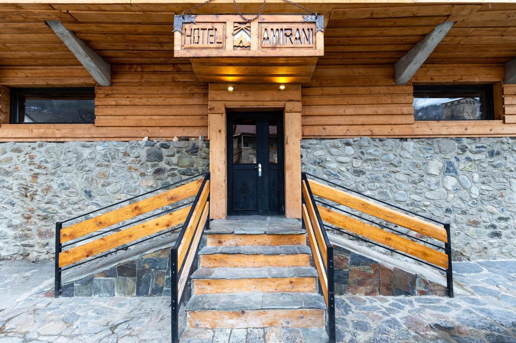 Mestia Hotel Amirani エクステリア 写真