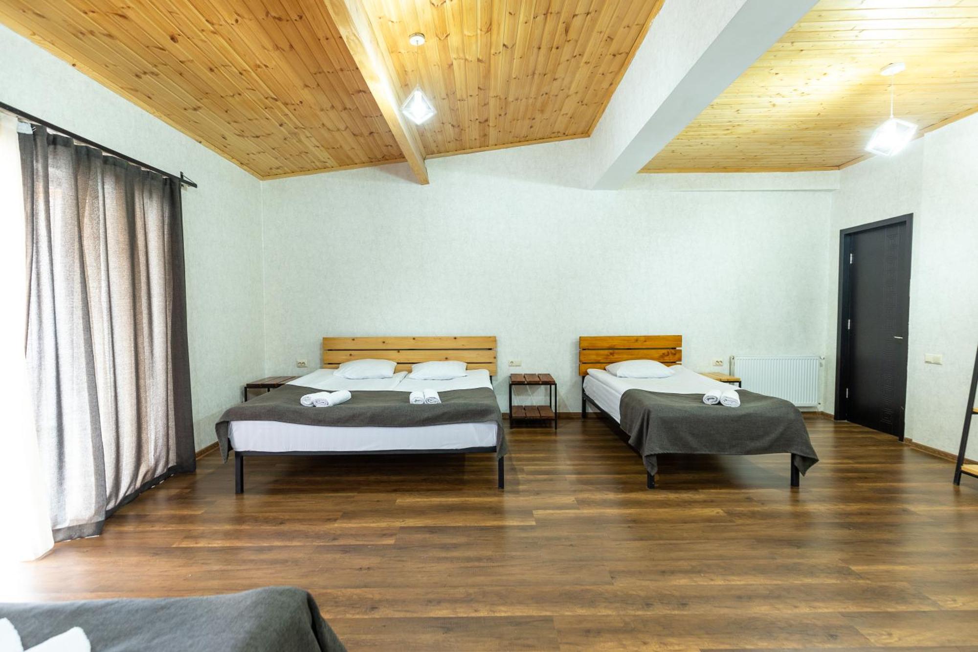 Mestia Hotel Amirani エクステリア 写真