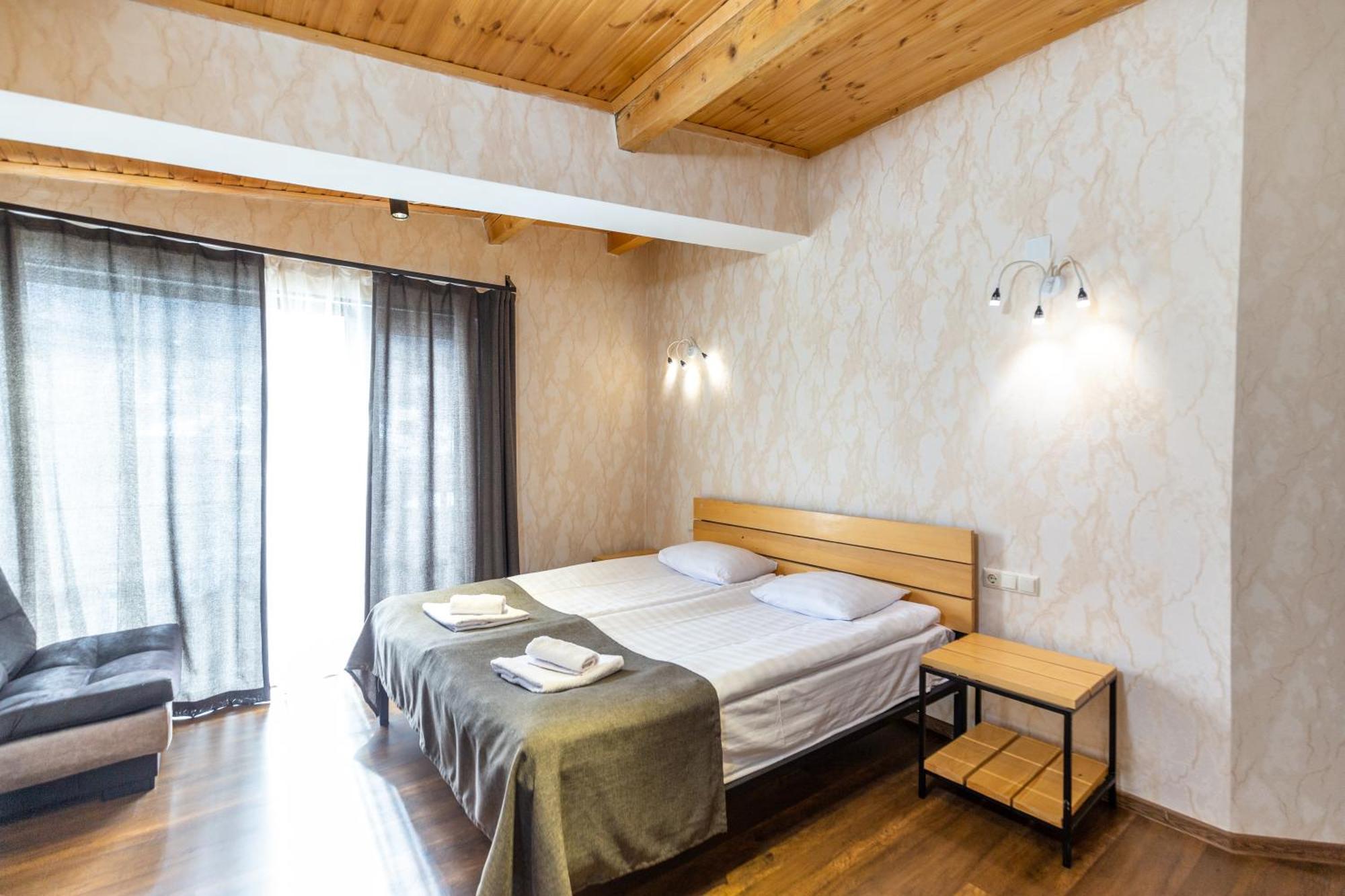 Mestia Hotel Amirani エクステリア 写真