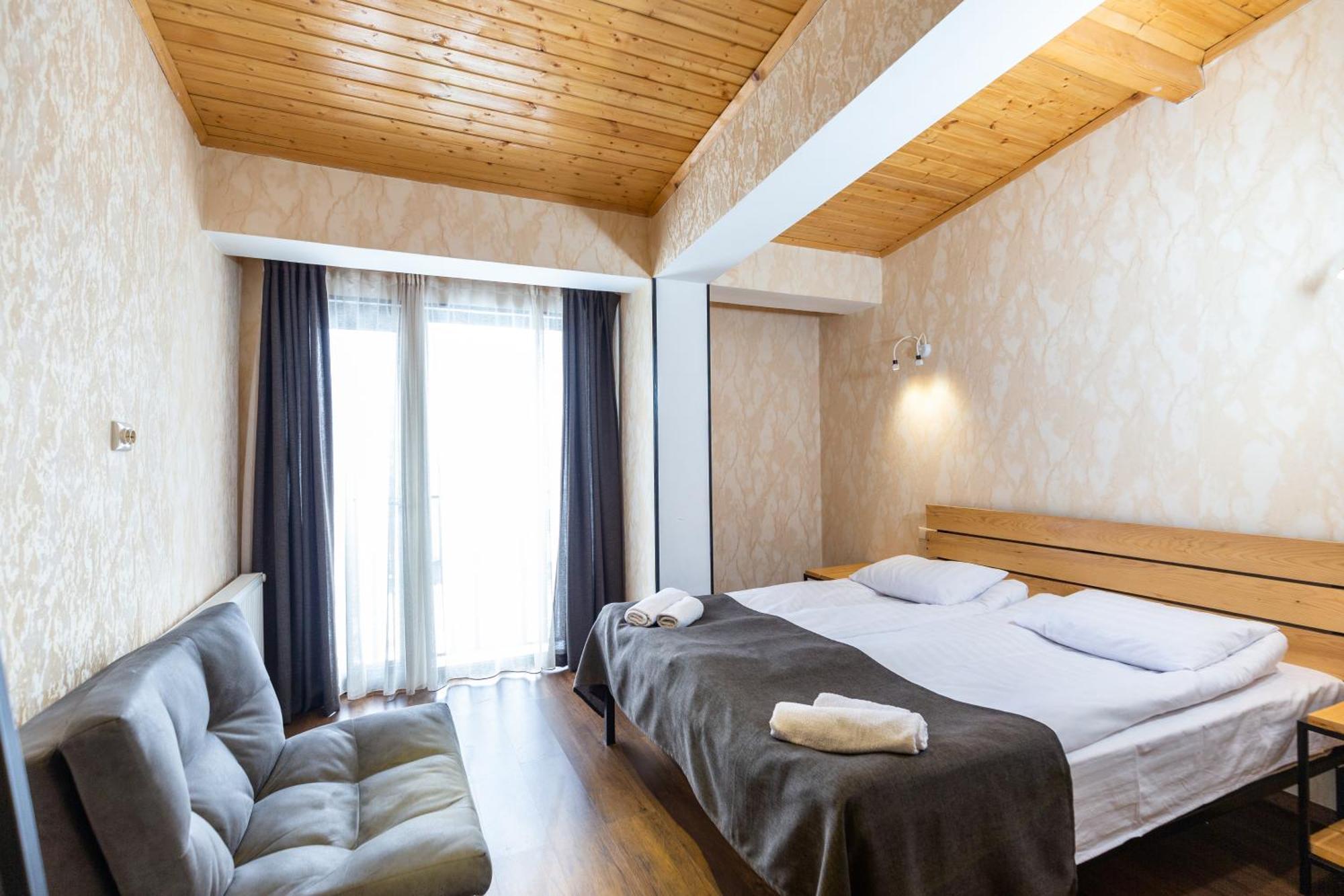 Mestia Hotel Amirani エクステリア 写真