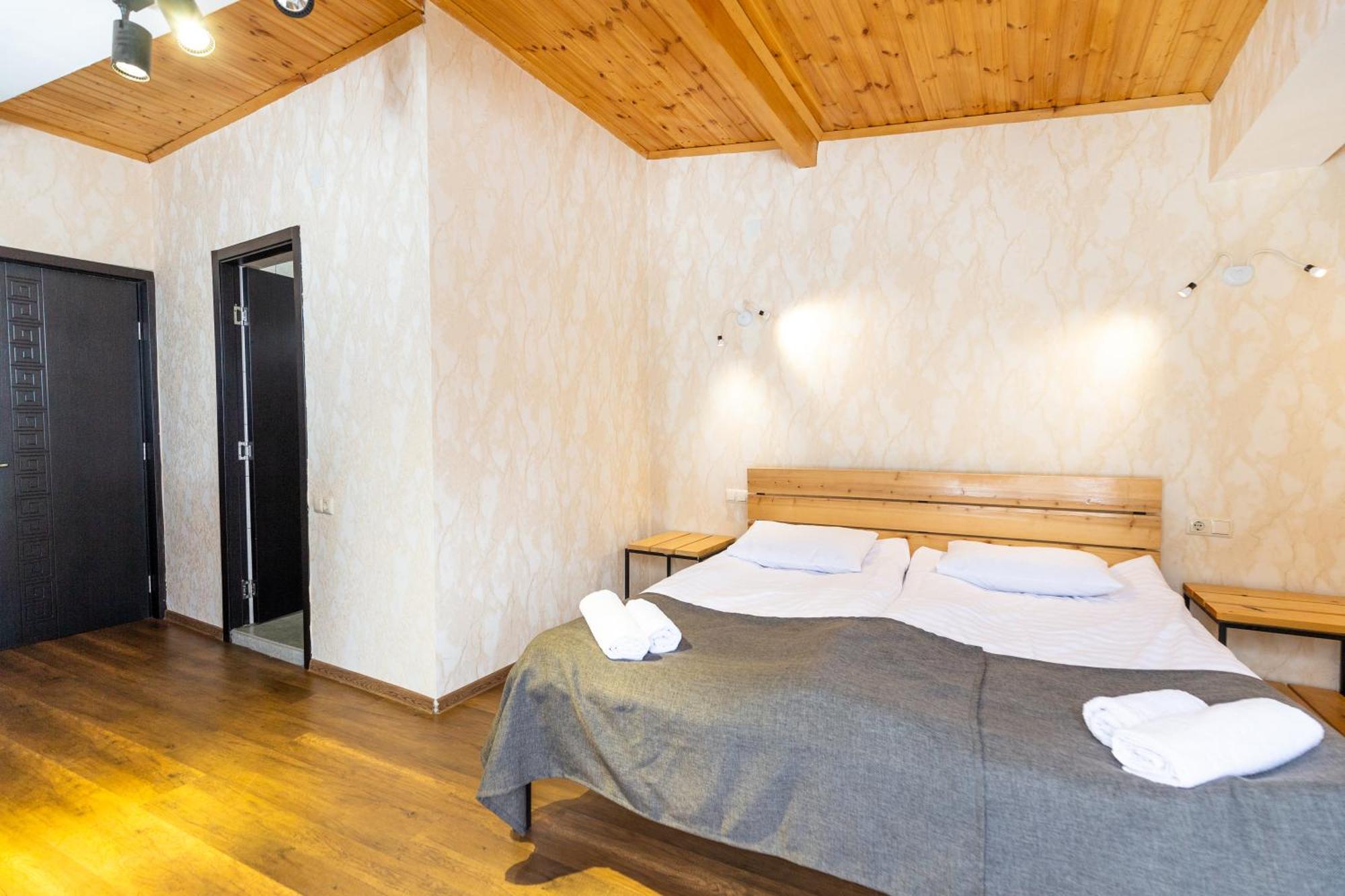 Mestia Hotel Amirani エクステリア 写真